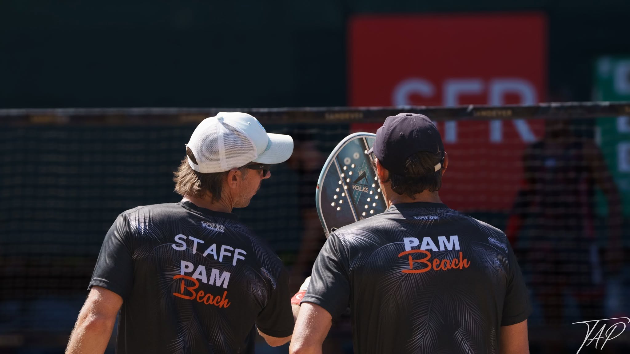 Cédric Dupuy en séance de Beach Tennis
